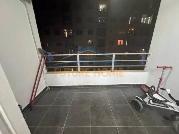Tirane, jepet me qera apartament 1+1+Ballkon Kati 4, 59 m² 420 € 