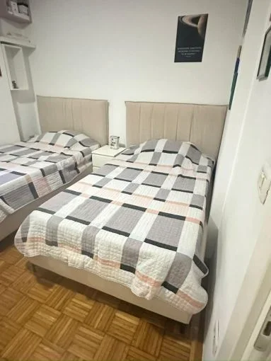 Tirane, jepet me qera apartament 2+1+Aneks+Ballkon Kati 2, 101 m² 800 € (zogu i zi)