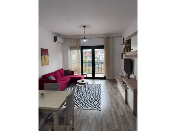 Tirane, jepet me qera apartament 1+1 Kati 2, 72 m² 450 € 