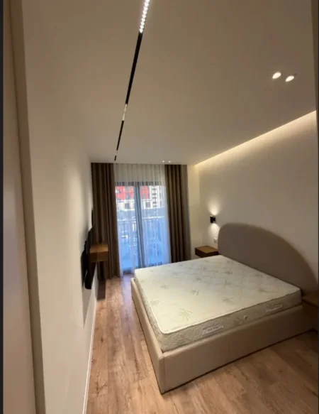Tirane, jepet me qera apartament 3+1 Kati 3, 1.100 € (Bulevardi i Ri)