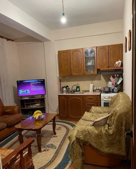 Tirane, jepet me qera apartament 1+1 Kati 1, 65 m² 400 € (Don Bosko (prane shkolles Qazim Turdiu))