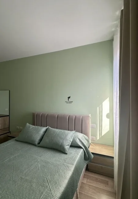 Tirane, jepet me qera apartament 1+1 Kati 3, 70 m² 700 € (QENDER)