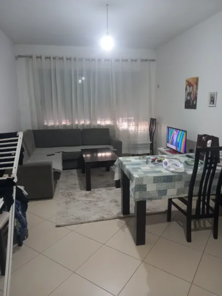 Tirane, jepet me qera apartament 1+1 Kati 5, 65 m² 400 € (Astir)