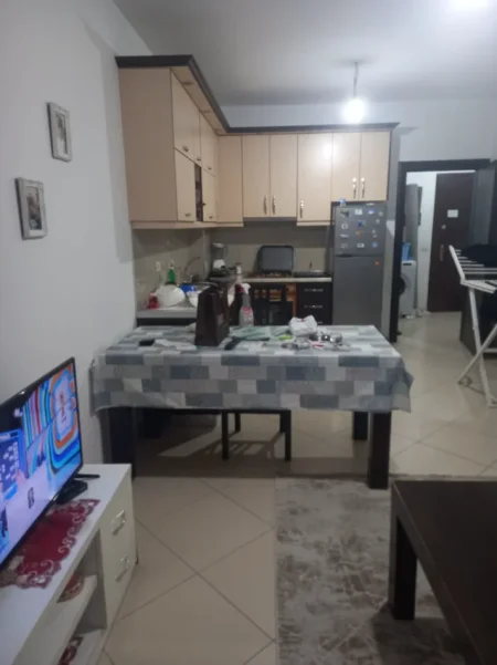 Tirane, jepet me qera apartament 1+1 Kati 5, 65 m² 400 € (Astir)