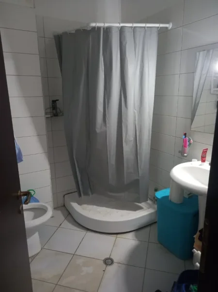 Tirane, jepet me qera apartament 1+1 Kati 5, 65 m² 400 € (Astir)