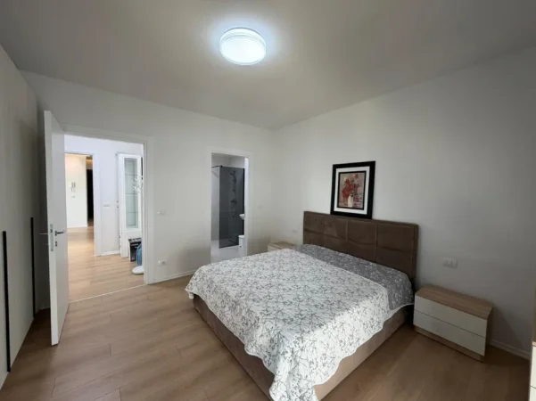 Tirane, jepet me qera apartament 2+1 Kati 4, 115 m² 700 € (Casa Italia)