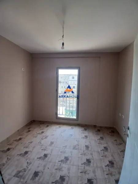 Tirane, jepet me qera apartament 2+1+Ballkon Kati 5, 105 m² 535 € 