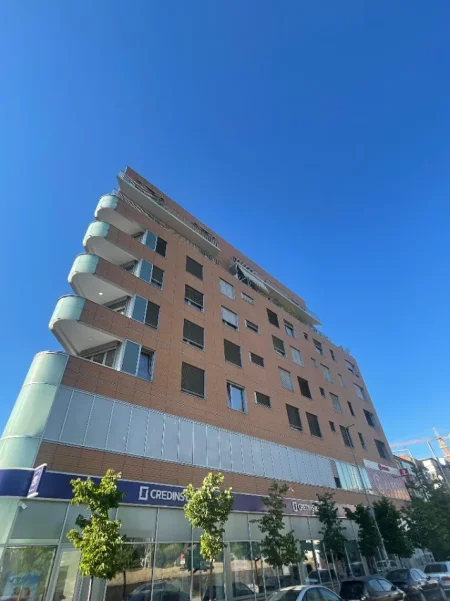 Shqiperi, jepet me qera ambjent biznesi Kati 1, 20 m² 450 € (Stadiumi Dinamo)
