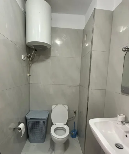 Tirane, jepet me qera apartament 2+1 Kati 6, 100 m² 650 € (Rruga e Kavajës)