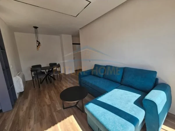 Tirane, jepet me qera apartament 2+1 Kati 4, 98 m² 950 € (ISH TREGU ELEKTRIK)