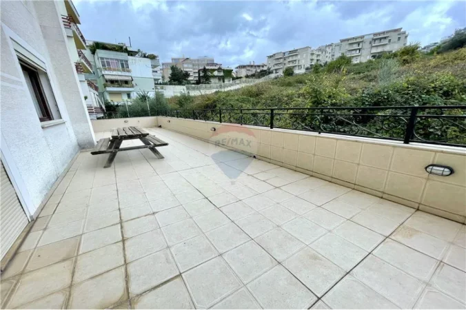 Tirane, jepet me qera apartament 1+1 Kati 2,  kopshti zologjik