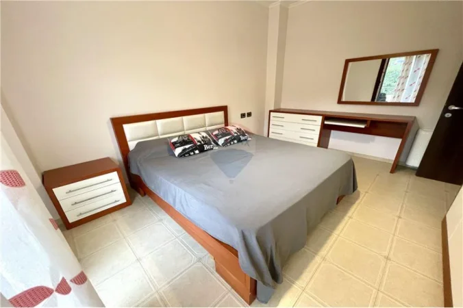 Tirane, jepet me qera apartament 1+1 Kati 2,  kopshti zologjik
