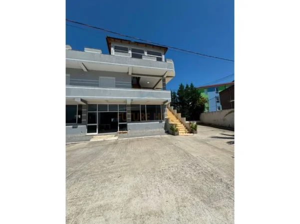 Tirane, jepet me qera Vile Vile 3 Katshe Kati 3, 3.000 € (Babrru)
