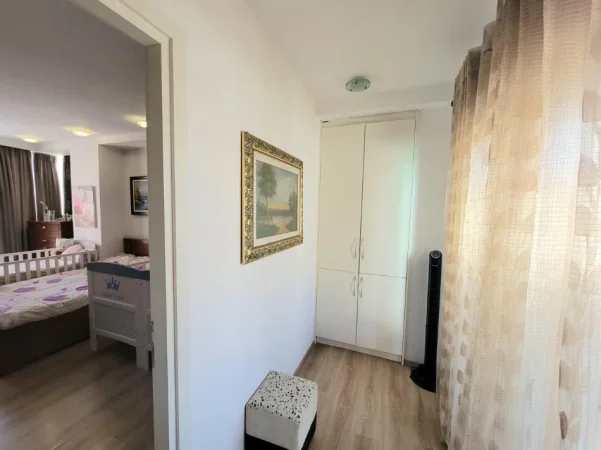 Tirane, jepet me qera apartament duplex Dublex Kati 4, 130 m² 950 € (Kristal Center)