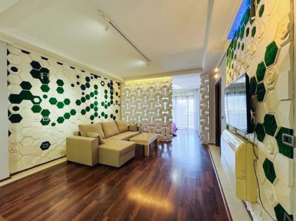 Tirane, jepet me qera apartament 2+1 Kati 9, 98 m² 850 € (Liqeni)