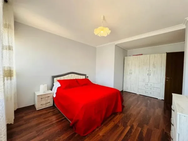 Tirane, jepet me qera apartament 2+1 Kati 9, 98 m² 850 € (Liqeni)