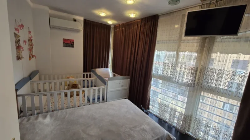 Tirane, jepet me qera apartament duplex Dublex Kati 5, 104 m² 950 € (Kristal Center)