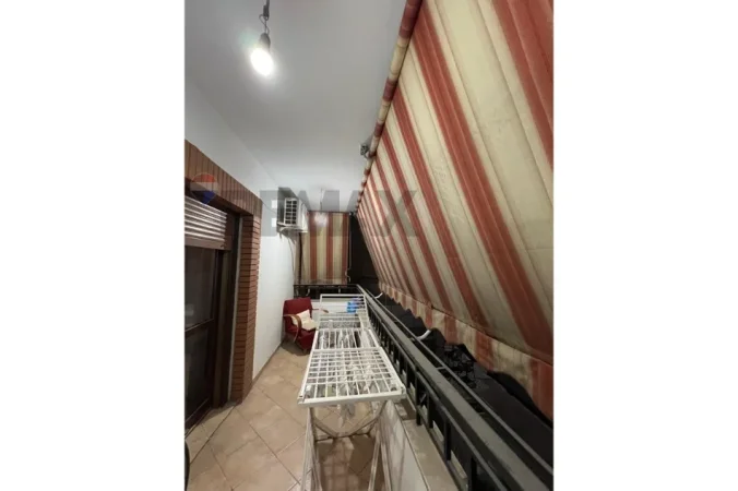 Tirane, jepet me qera apartament 1+1 , 70 m² komuna parisit
