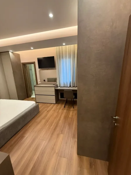Tirane, jepet me qera apartament 2+1 Kati 2, 80 m² 700 € (Arlis farmacia 10)