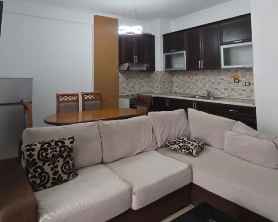 Tirane, jepet me qera apartament 2+1+Aneks+Ballkon Kati 8, 80 m² 450 € (Yzberisht)