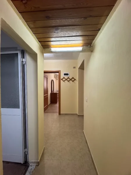 Tirane, jepet me qera apartament 1+1 Kati 2, 65 m² 500 € (Mozaiku)