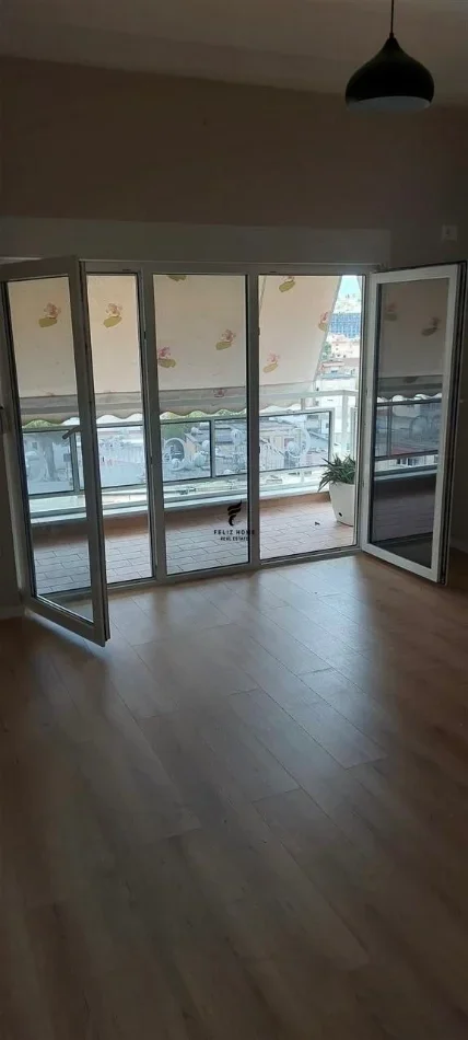 Tirane, shitet apartament 2+1 Kati 7, 92 m² 187.000 € (XHAMLLIKU)