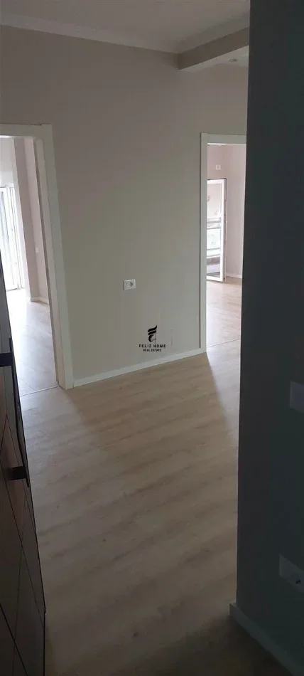 Tirane, shitet apartament 2+1 Kati 7, 92 m² 187.000 € (XHAMLLIKU)