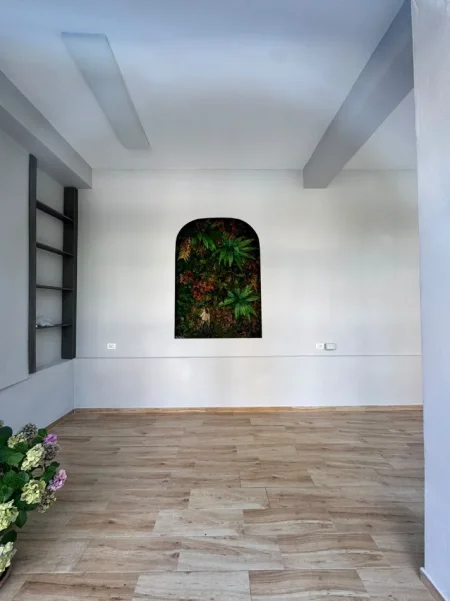 Tirane, jepet me qera dyqan Kati 0, 27 m² 500 € (ZOGU I ZI)