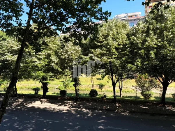 Tirane, shitet apartament 2+1 Kati 1, 91 m² 245.000 € (BULEVARDI “BAJRAM CURRI”, PALLATET “AGIMI”)