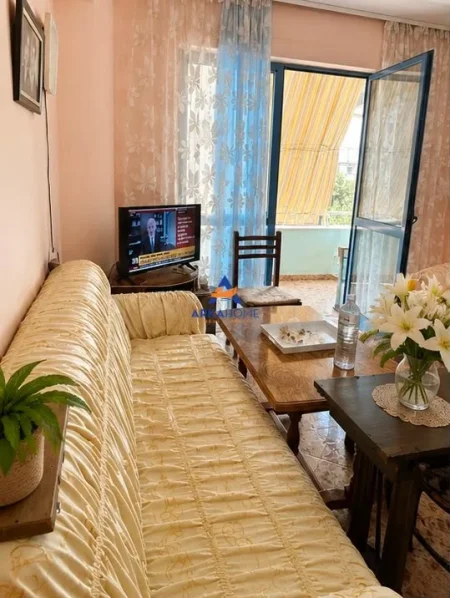 Tirane, shitet apartament 1+1+Ballkon Kati 4, 66 m²