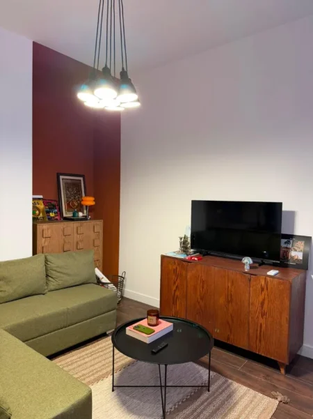 Tirane, jepet me qera apartament 1+1 Kati 11, (Qender, 9 Kateshet)