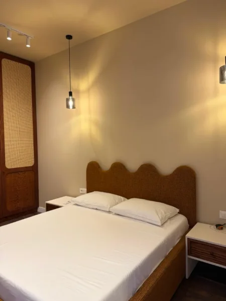 Tirane, jepet me qera apartament 1+1 Kati 11, (Qender, 9 Kateshet)