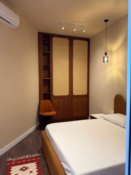 Tirane, jepet me qera apartament 1+1 Kati 11, (Qender, 9 Kateshet)