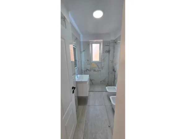 Tirane, shitet apartament 1+1 Kati 4, 59 m² 140.000 € (21 Dhjetori, Tirana, Albania)