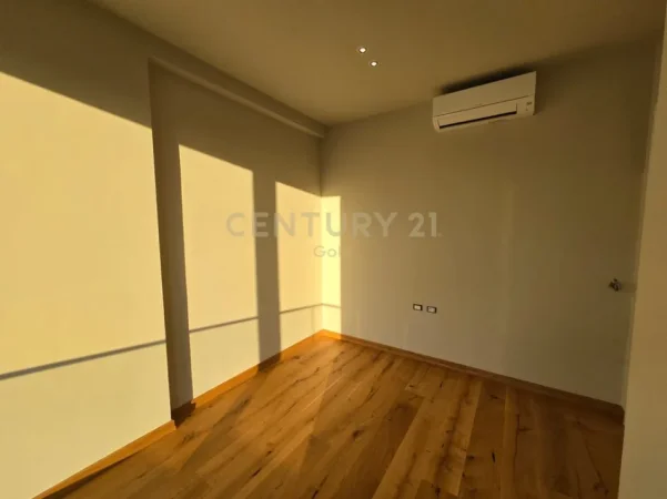 Tirane, shitet Vile Vile 3 Katshe Kati 1, 331 m² 480.000 € 