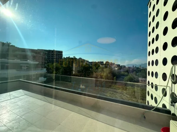 Tirane, jepet me qera apartament 1+1 Kati 4, 63 m² 950 € (Liqeni i Thate)