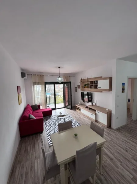 Tirane, jepet me qera apartament 1+1 Kati 2, 60 m² 450 € (Green City ,Unaza e Re)