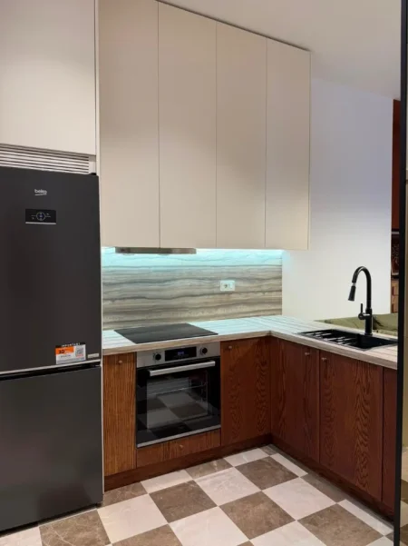Tirane, jepet me qera apartament 1+1 Kati 11, 60 m² 70.000LEKE (QENDER, 9 KATESHET)