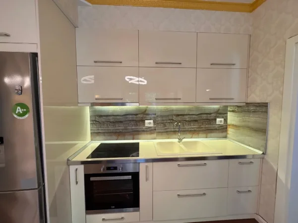 Tirane, jepet me qera apartament 2+1 Kati 0, 120 m² 750 € (Liqeni i Thatë)