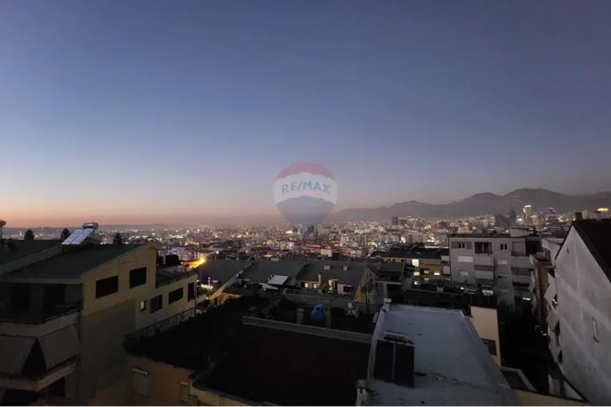 Tirane, jepet me qera apartament 2+1+Ballkon Kati 4, 95 m² (Rrapo Hekaki)