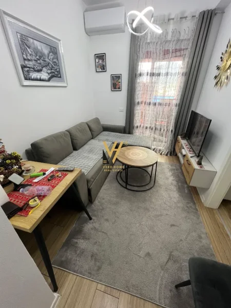 Tirane, jepet me qera apartament 1+1+Ballkon Kati 6, 46 m² 420 € (ALI DEMI)