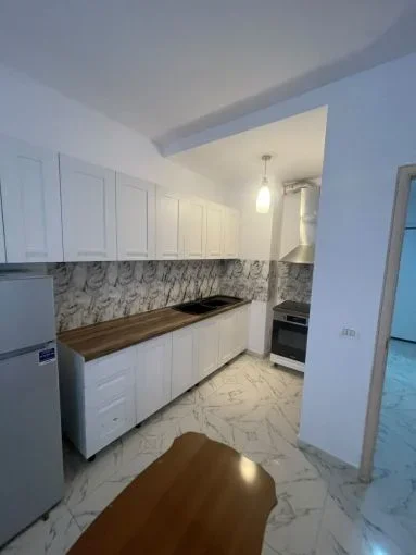 Tirane, jepet me qera apartament 1+1+Aneks+Ballkon Kati 2, 75 m² 550 € (rruga e kavajes)
