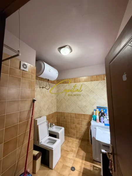 Tirane, jepet me qera apartament 2+1 Kati 5, 75 m² 600 € (21 DHJETORI)