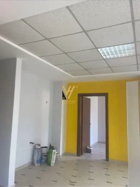 Tirane, jepet me qera zyre Kati 2, 90 m² 720 € (21 DHJETORI)
