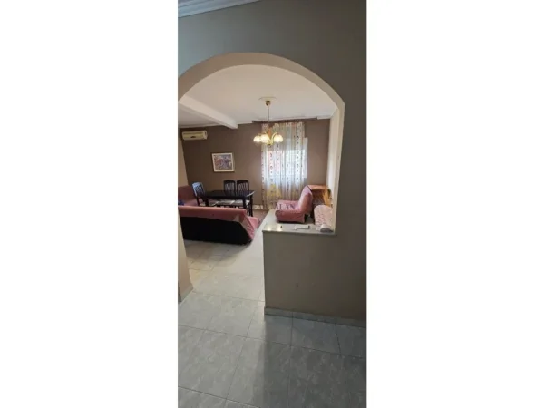 Tirane, shitet apartament 3+1 Kati 4, 195.000 € (Brraka, Tirana, Albania)