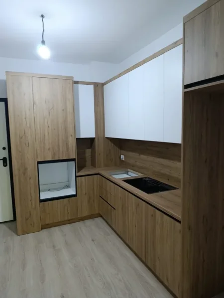 Tirane, jepet me qera apartament 1+1 Kati 1, 63 m² 400 € (5 Maj)