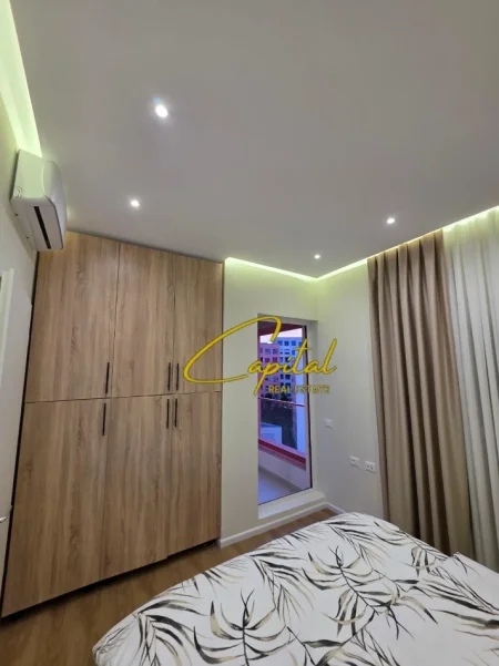 Tirane, jepet me qera apartament 1+1 Kati 8, 60 m² 470 € (ALI DEMI)
