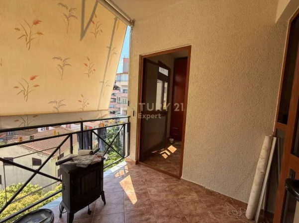 Tirane, jepet me qera apartament 2+1+Aneks+Ballkon Kati 5, 135 m² 900 € (Rruga e Barrikadave)