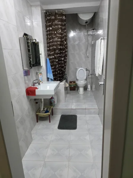 🏡 Jepet me Qira Apartament 2+1 ne Ali Dem tek Ish Tregu Elektrik, 600 mije leke