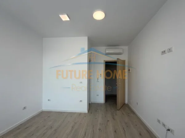 Tirane, jepet me qera ambjent biznesi Kati 1, 20 m² 450 € (STADIUMI DINAMO)